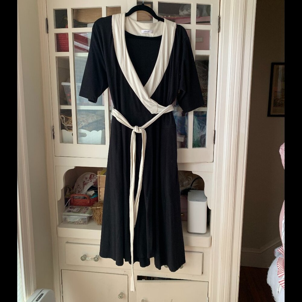 Eshakti black & ivory cotton knit wrap dress